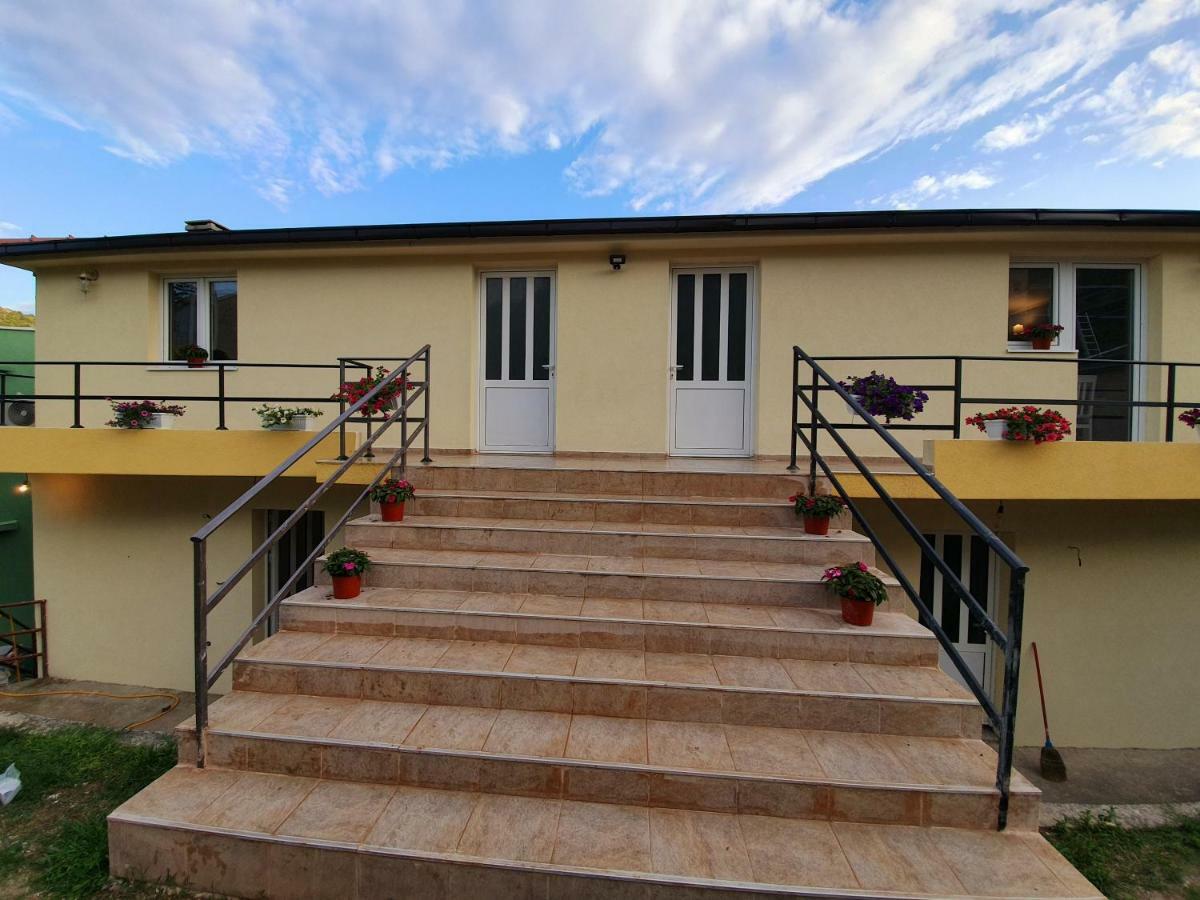 Apartments Kingfisher Virpazar Buitenkant foto