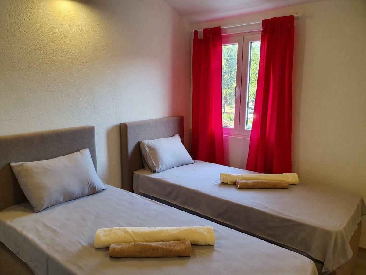 Apartments Kingfisher Virpazar Buitenkant foto