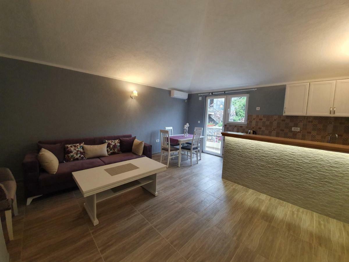 Apartments Kingfisher Virpazar Buitenkant foto