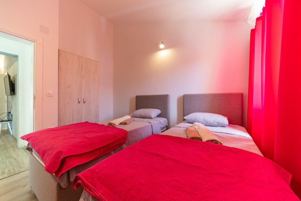 Apartments Kingfisher Virpazar Buitenkant foto