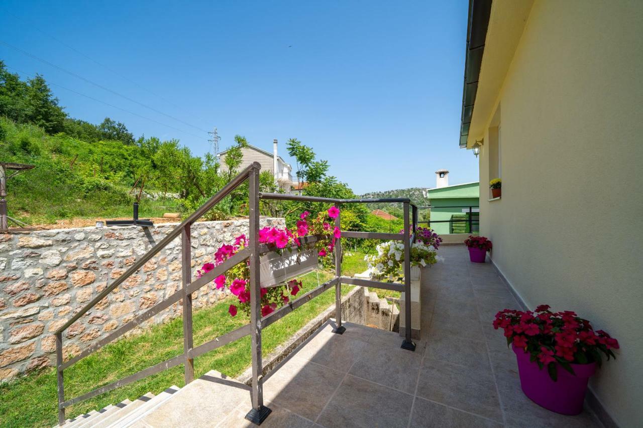 Apartments Kingfisher Virpazar Buitenkant foto