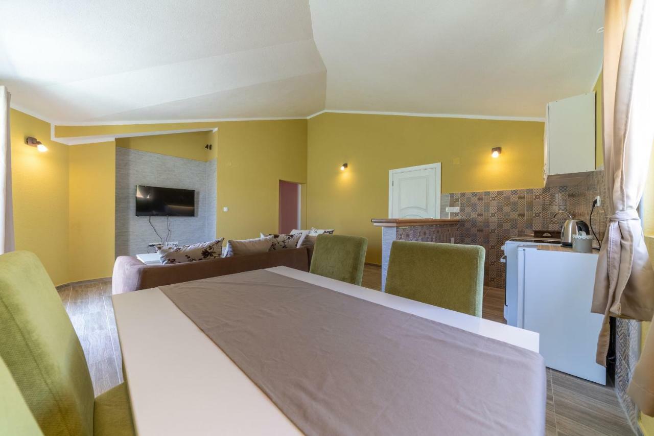 Apartments Kingfisher Virpazar Buitenkant foto