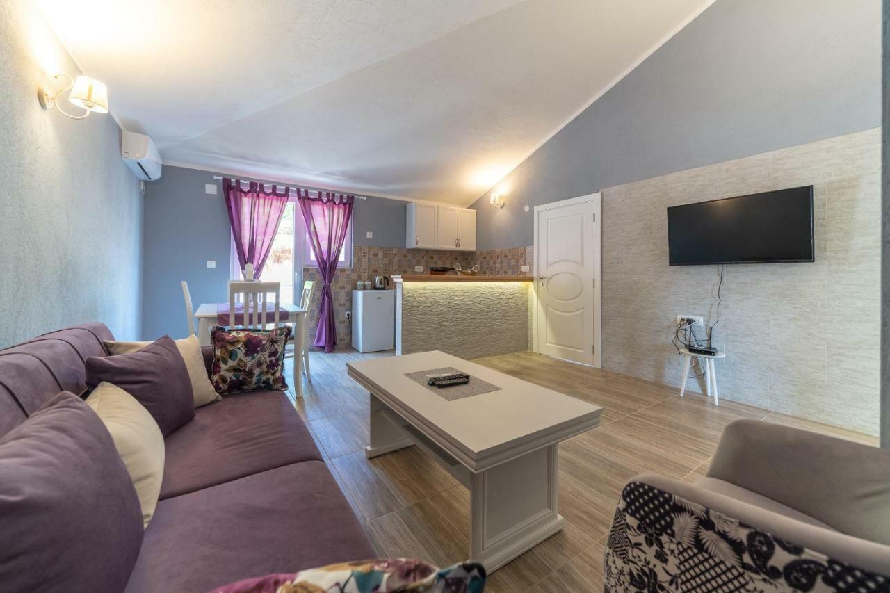 Apartments Kingfisher Virpazar Buitenkant foto